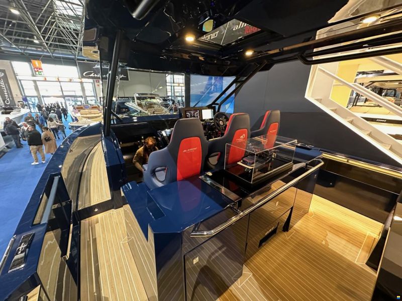 De Antonio D37 Alinghi Red Bull Racing