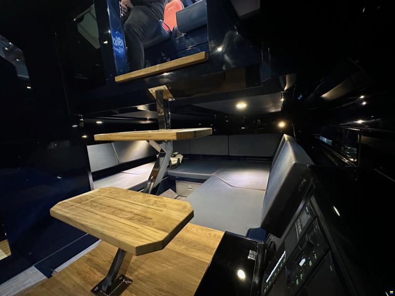 De Antonio D37 Alinghi Red Bull Racing