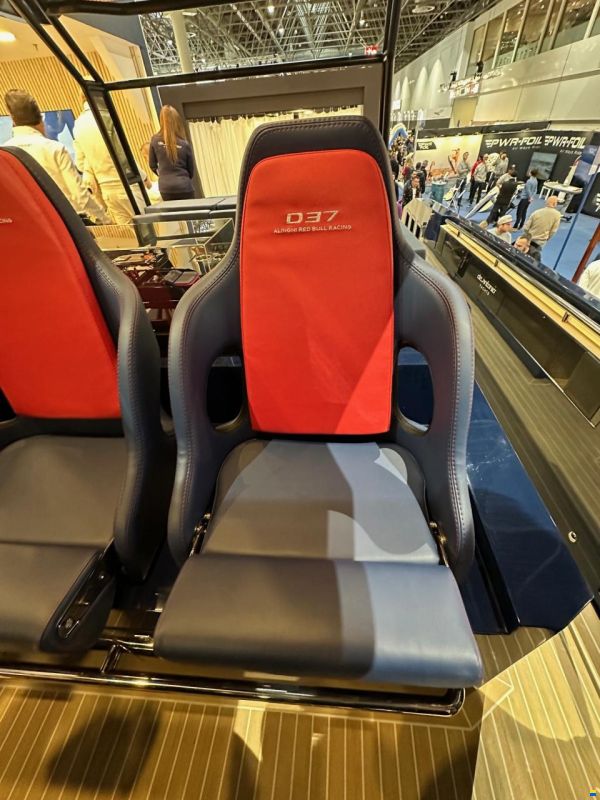 De Antonio D37 Alinghi Red Bull Racing