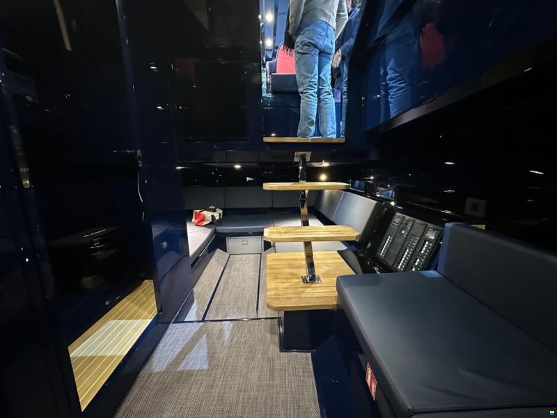 De Antonio D37 Alinghi Red Bull Racing