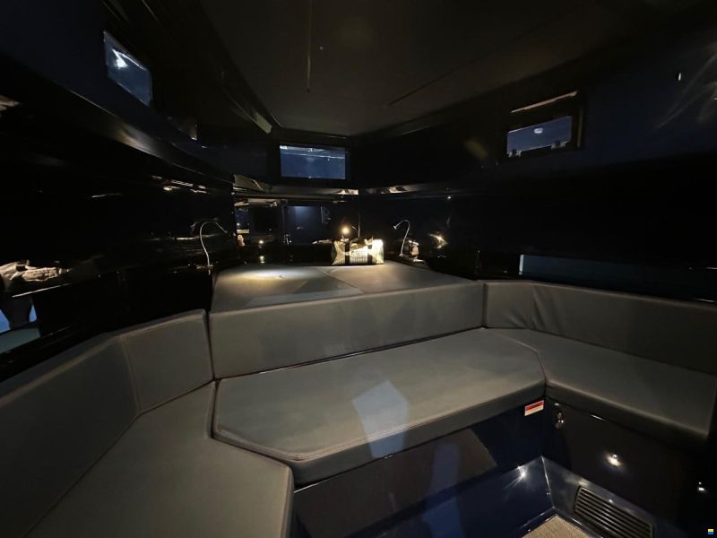 De Antonio D37 Alinghi Red Bull Racing