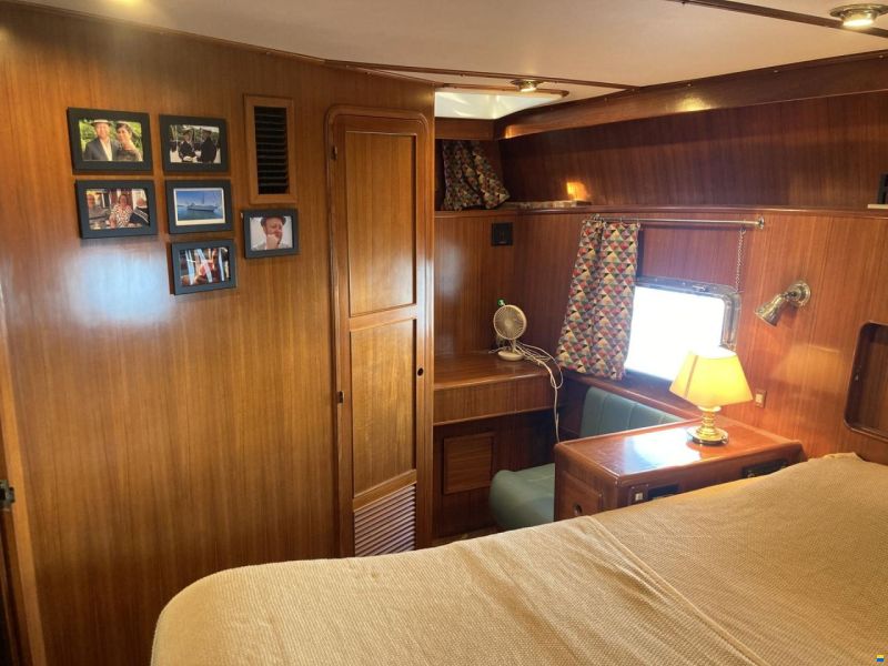 Trader 47 Flybridge Cruising Motor Yacht or Li