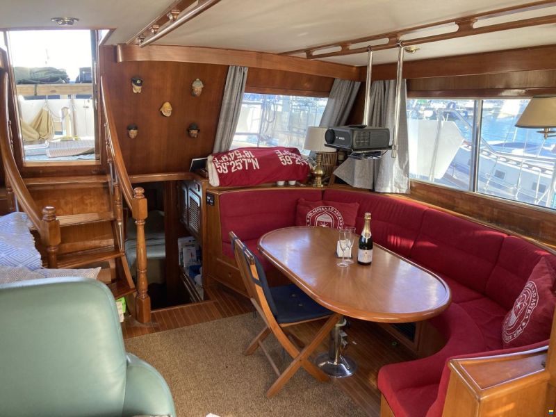 Trader 47 Flybridge Cruising Motor Yacht or Li