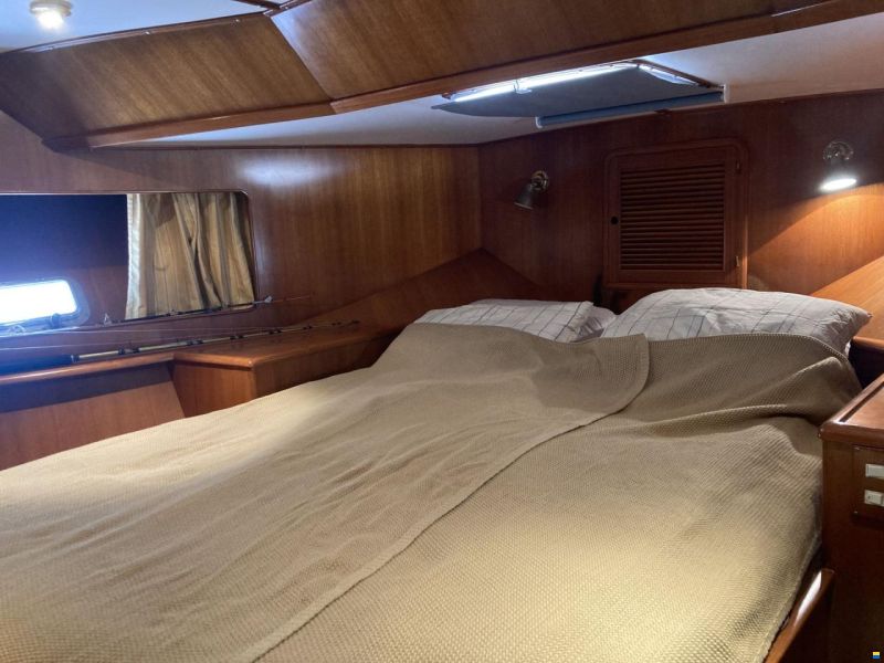 Trader 47 Flybridge Cruising Motor Yacht or Li