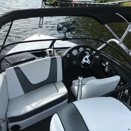 Custom Ski Boats -Barefooter CXS-Inboard
