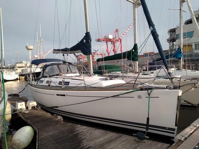 Dufour 325 Long Keel image