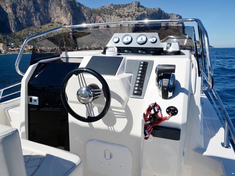 Trimarchi Marg 23 + Honda BF150