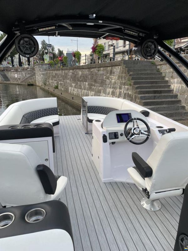 Swiss-boat Funlounger 7.5