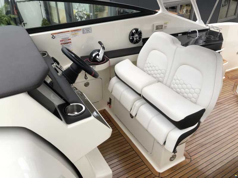 Sea Ray Sundancer (DAE) 290 / TOP Zustand / Bode