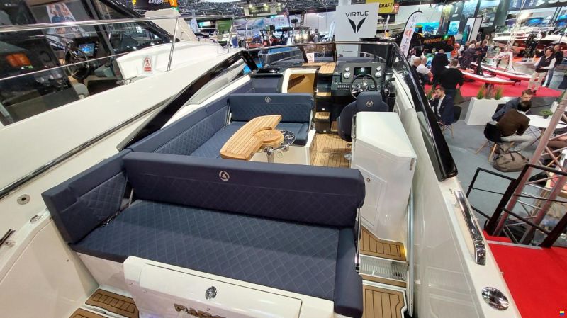 Parker 800 Cruiser Mercury F300 Verado