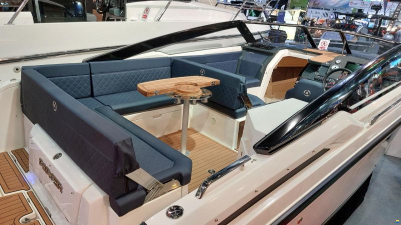 Parker 800 Cruiser Mercury F300 Verado