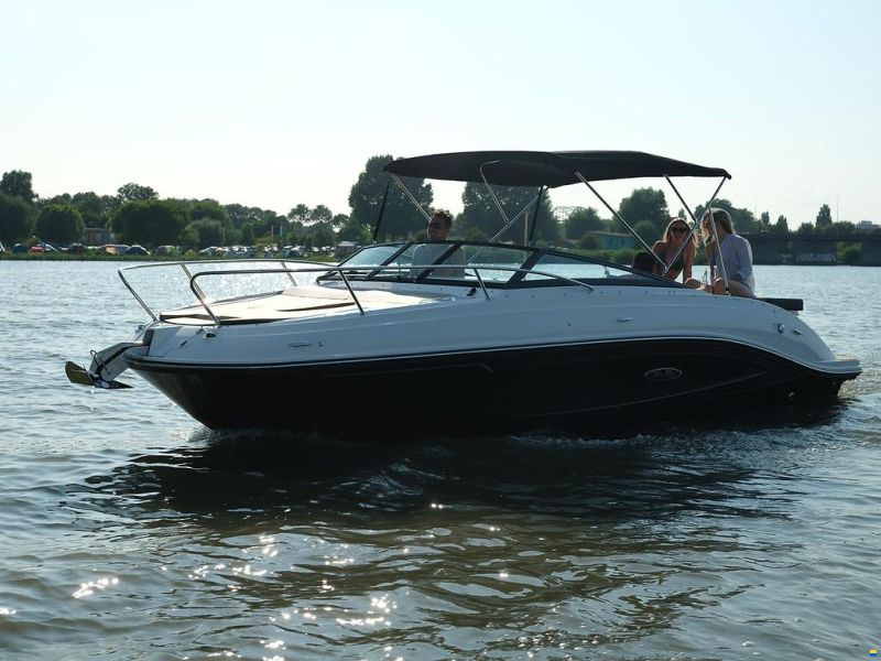 Sea Ray Sunsport (SSE) 230 & Trailer