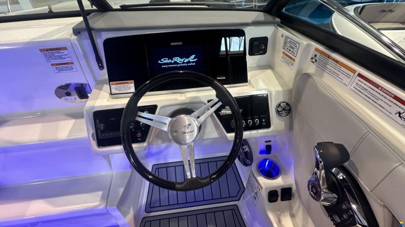 Sea Ray Sunsport (SSE) 230