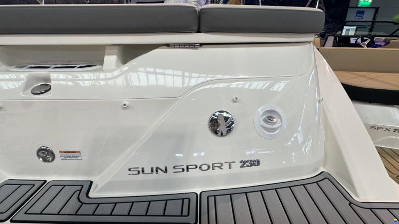 Sea Ray Sunsport (SSE) 230