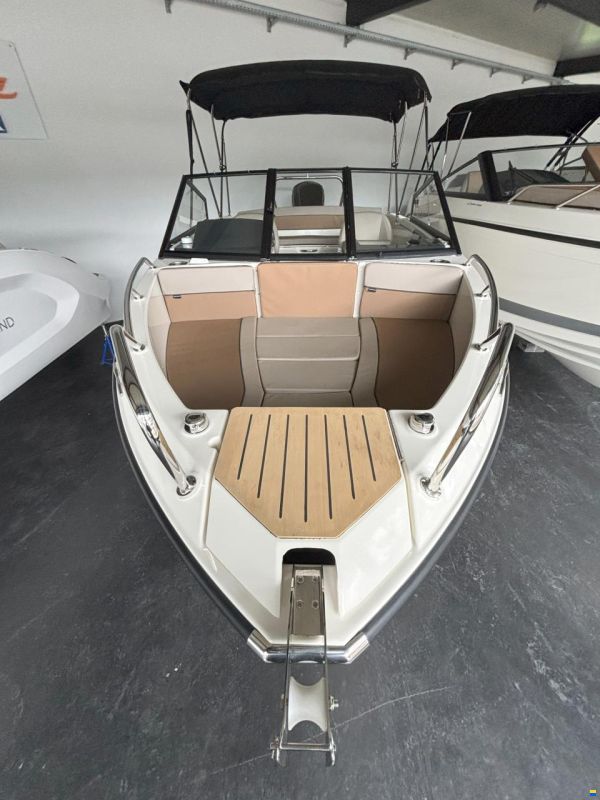 Quicksilver 555 Bowrider
