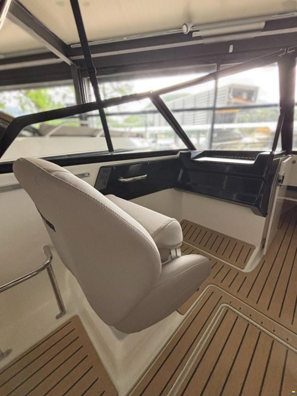 Quicksilver 555 Bowrider