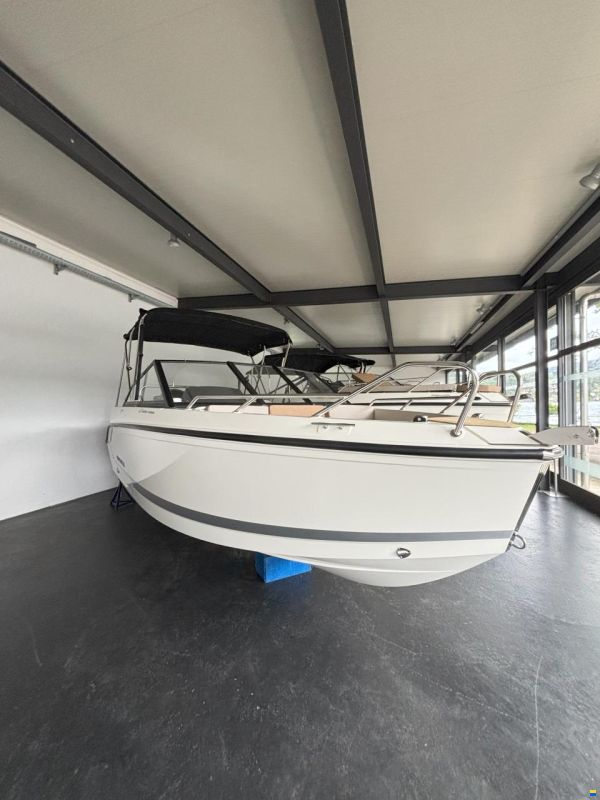 Quicksilver 555 Bowrider