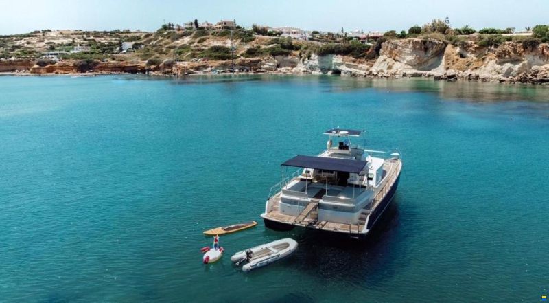 Lagoon Power 43