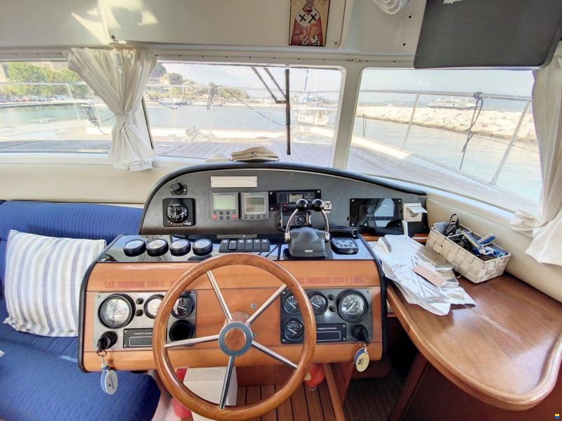 Lagoon Power 43