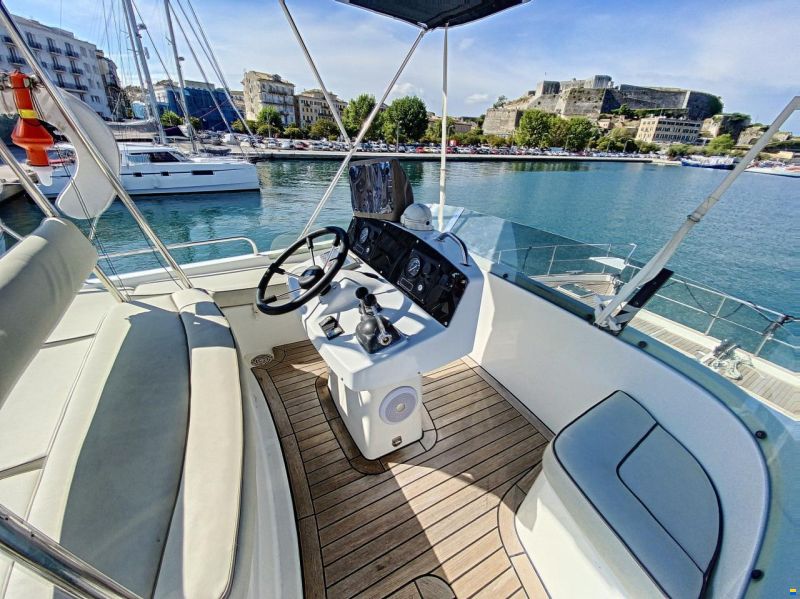 Lagoon Power 43