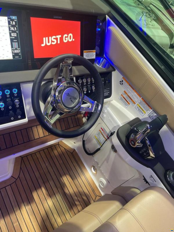 Sea Ray Sundancer 320 DAE