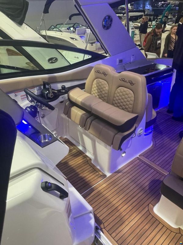 Sea Ray Sundancer 320 DAE