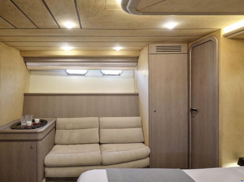 Ferretti 680