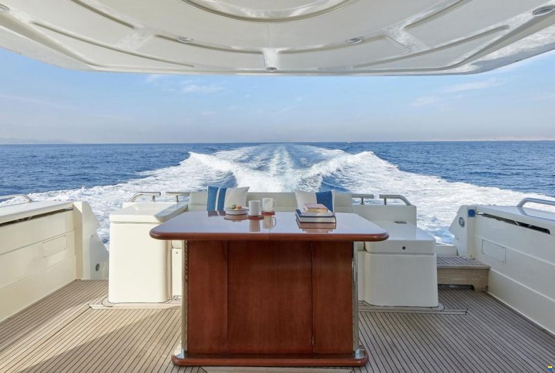 Ferretti 680