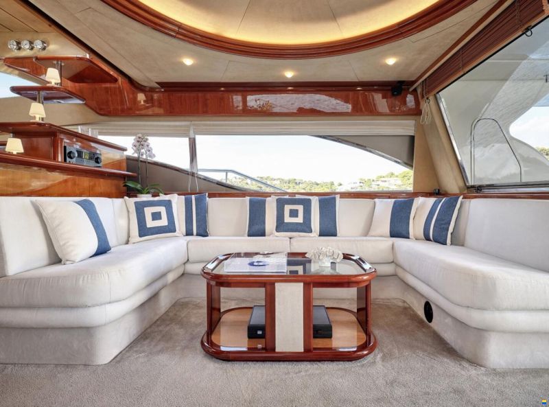 Ferretti 680