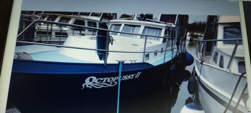 Bateau acier 6mm. Longueur 11,45 m Large