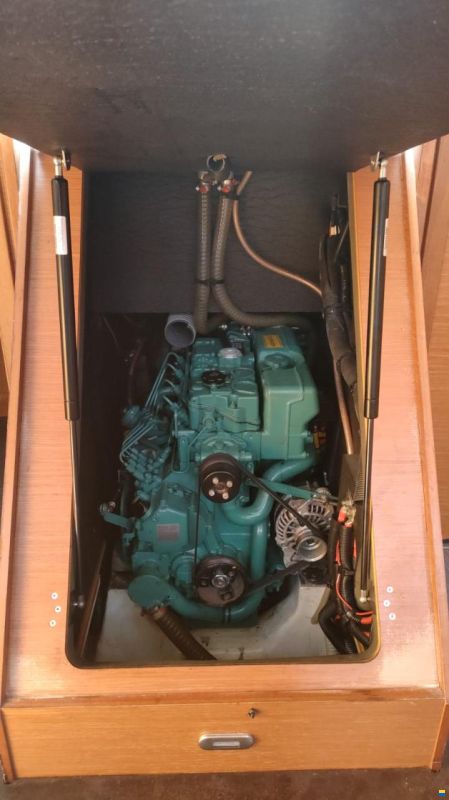 Dufour 460