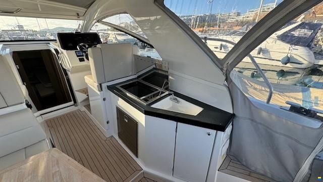 Sealine S 335