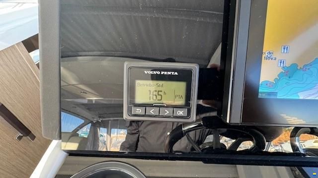 Sealine S 335