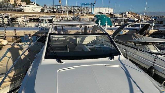 Sealine S 335