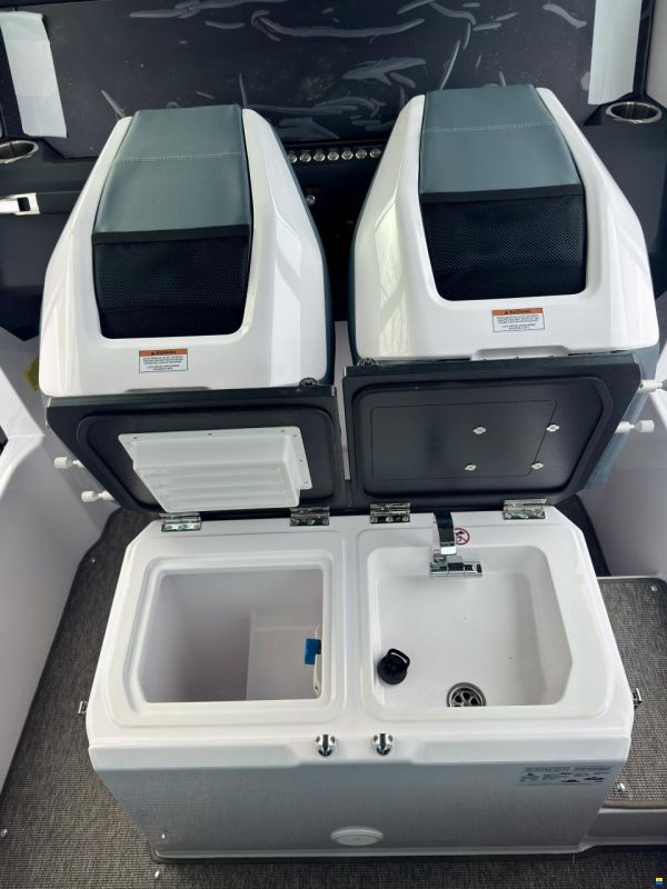 Axopar 29 XC Cross Cabin