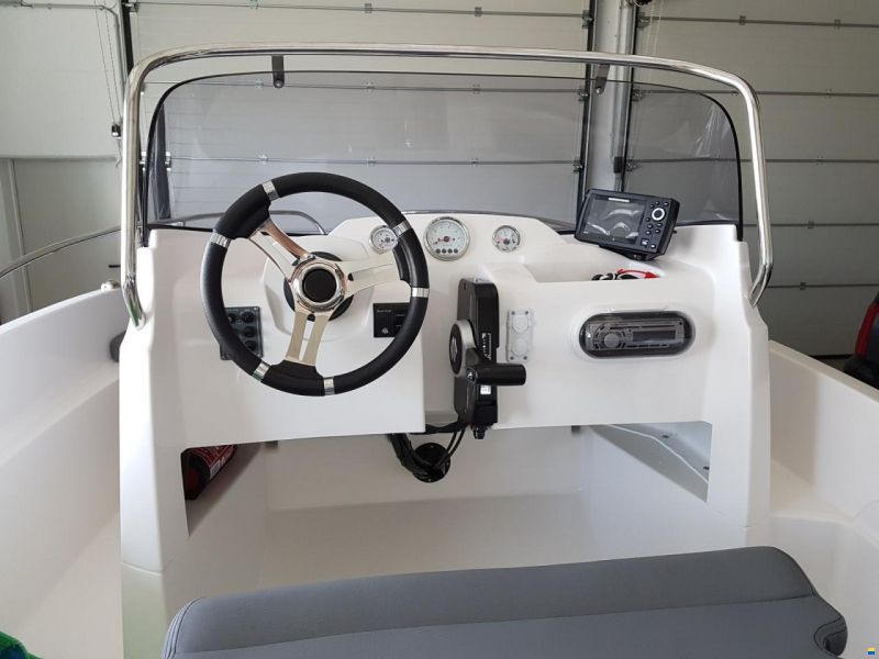 M&D Boote MD 490 Open
