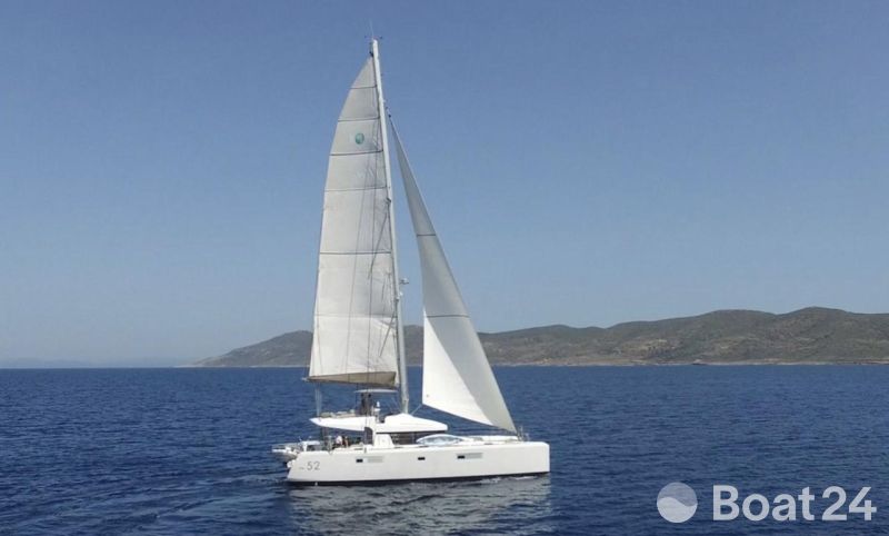 Lagoon 52