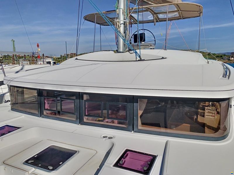 Lagoon 52