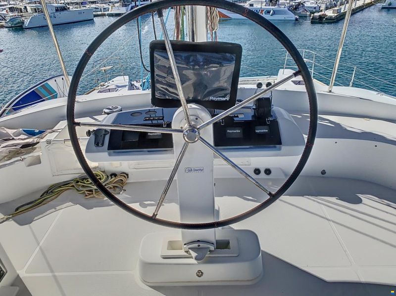 Lagoon 52