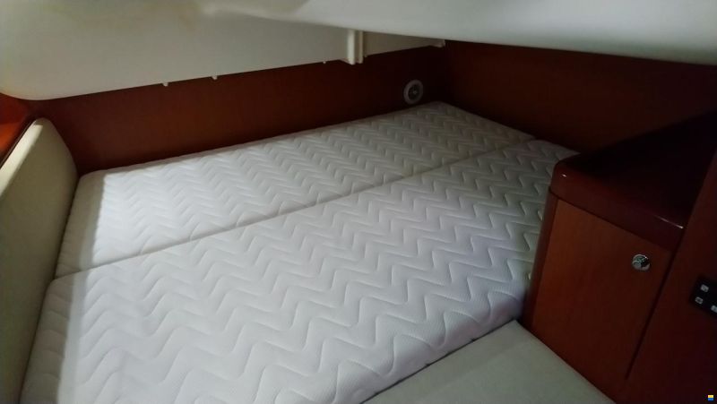 Beneteau Oceanis 43