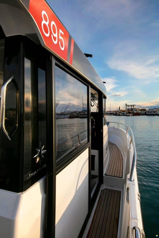 Jeanneau 895 Merry Fisher Sport