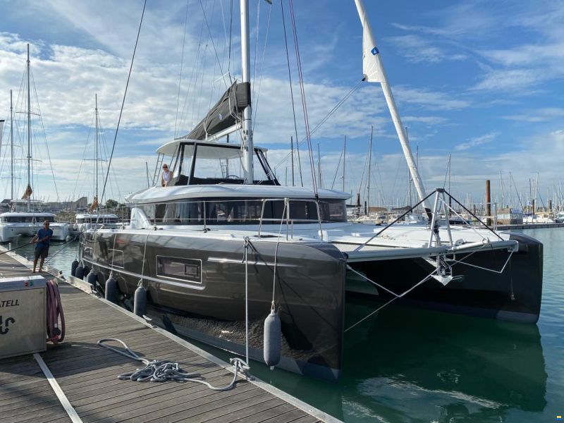 Lagoon 46 - owners version image