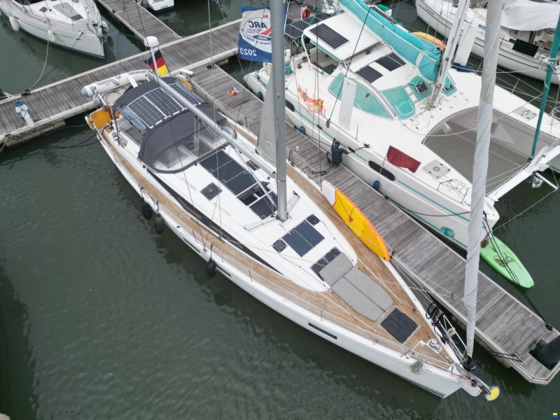 Jeanneau Yachts 51 for liveaboards image