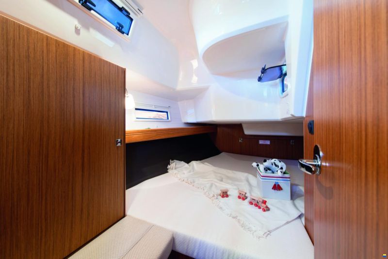 Bavaria Cruiser 37