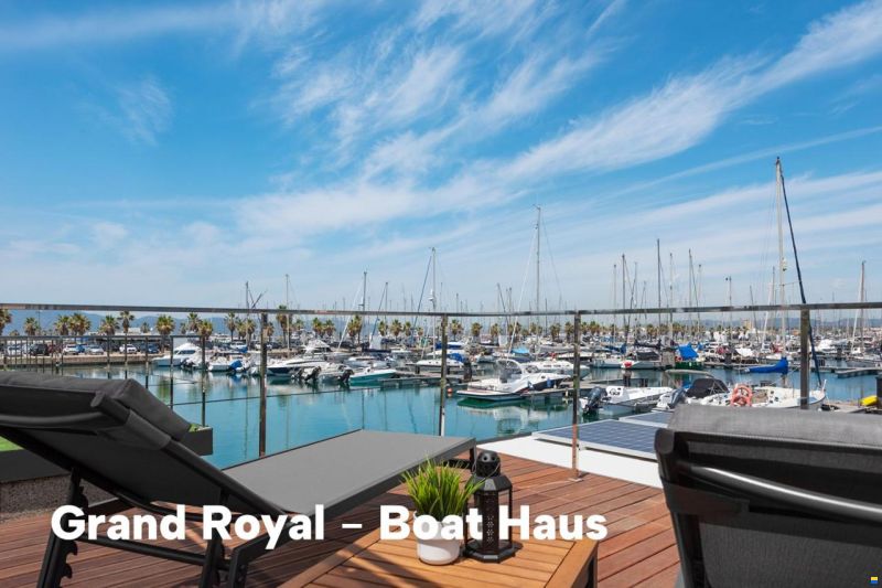 Boat Haus Mediterranean 12X4,5 ROYAL Hou
