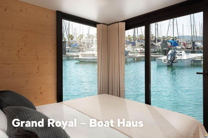 Boat Haus Mediterranean 12X4,5 ROYAL Hou