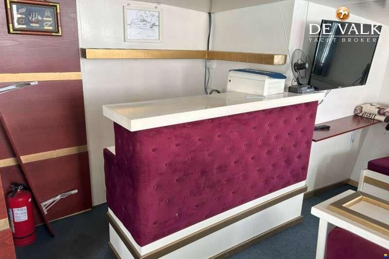CAR/PASSENGERS FERRY 33