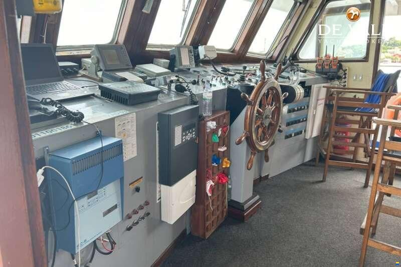 CAR/PASSENGERS FERRY 33