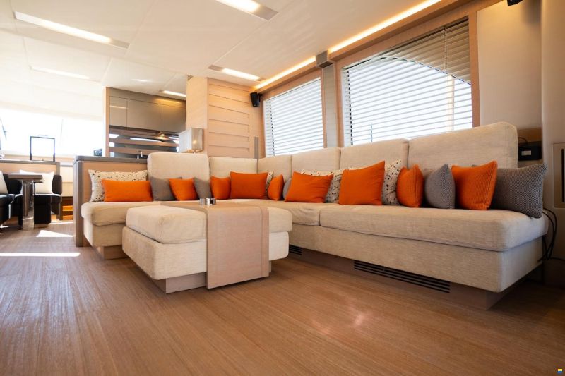 Monte Carlo Yachts 70