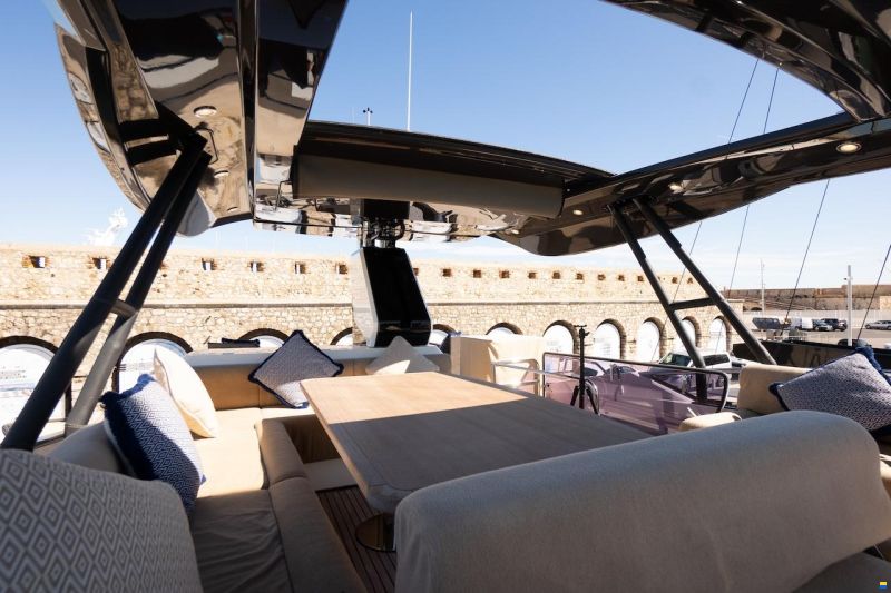 Monte Carlo Yachts 70
